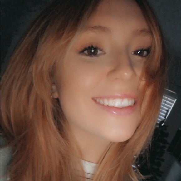 Meet your Posher, Abby - Picture 1 of 1